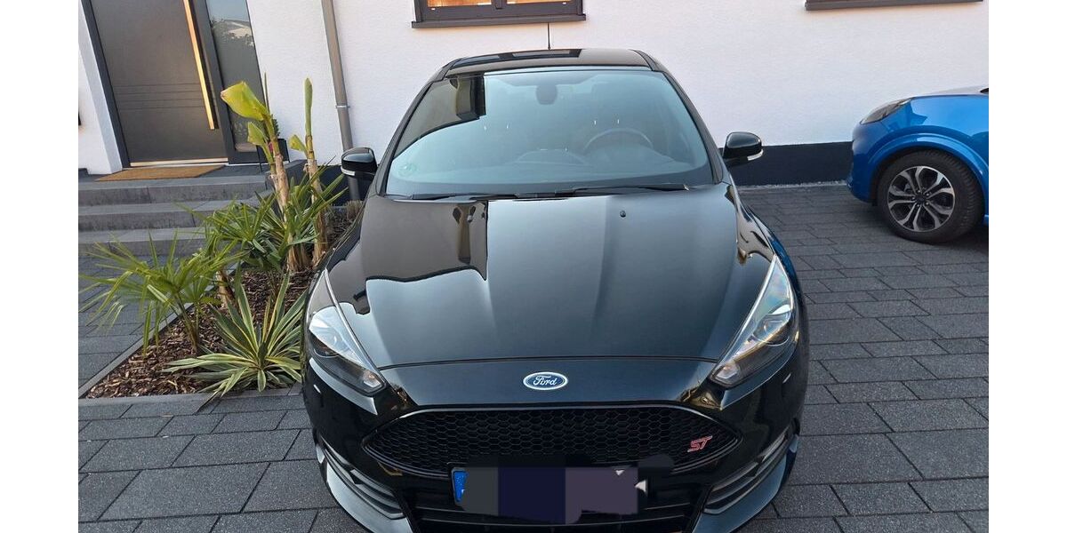 Ford Focus 79.851 km 18.000 &euro; Köln 51061