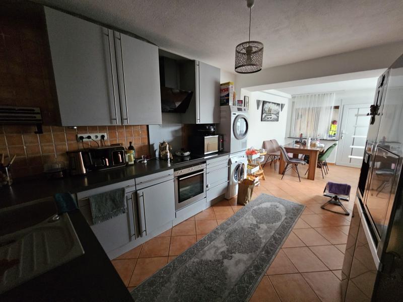 ObjNr:19646 - Freistehendes Dreifamilienhaus mit großem Grundstück; Kapitalanlage oder Mehrgenerationenhaus 9 zimmer