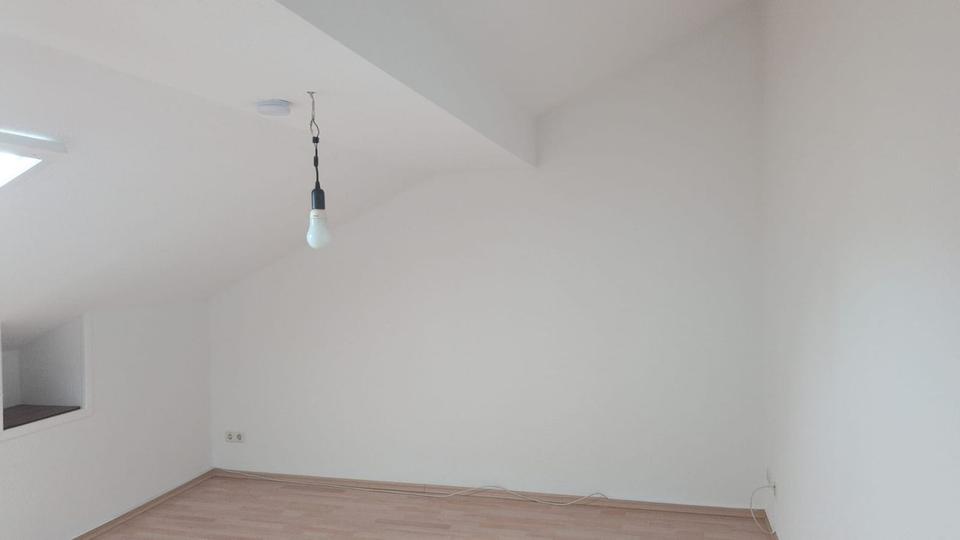 Dachgeschoßwohnung Kirchberg im Wald - 3 Zimmer, 75 m&sup2;, 485&euro; | Angebot:26413778