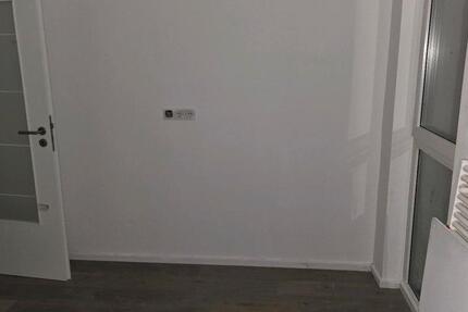 kernsaniert Dachgeschoss Wohnung 1 ZKB zu vermieten 1 zimmer