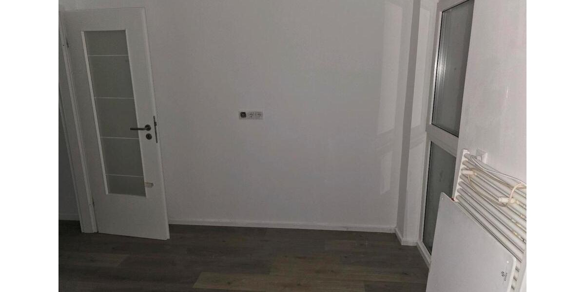 kernsaniert Dachgeschoss Wohnung 1 ZKB zu vermieten 1 zimmer