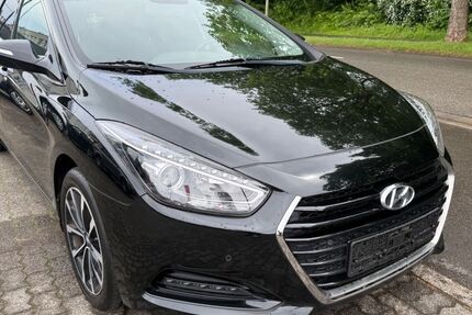 Hyundai i40 156.000 km 9.990 &euro; Lebach 66822