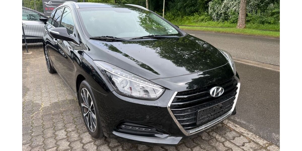 Hyundai i40 156.000 km 9.990 &euro; Lebach 66822