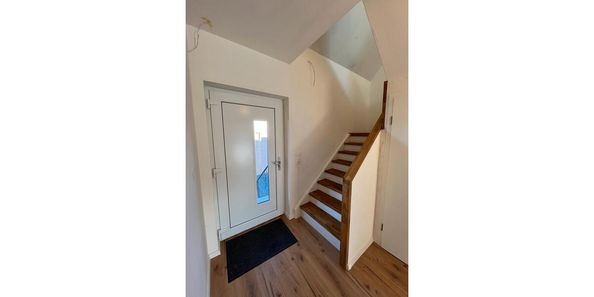 Doppelhaushälfte Lübbecke - 4.5 Zimmer, 108 m&sup2;, 1.100&euro; | Angebot:25396672