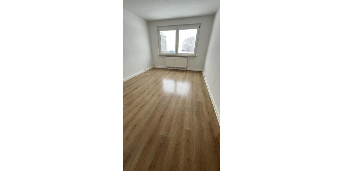 Etagenwohnung Kemberg - 3 Zimmer, 57 m&sup2;, 330&euro; | Angebot:25228152