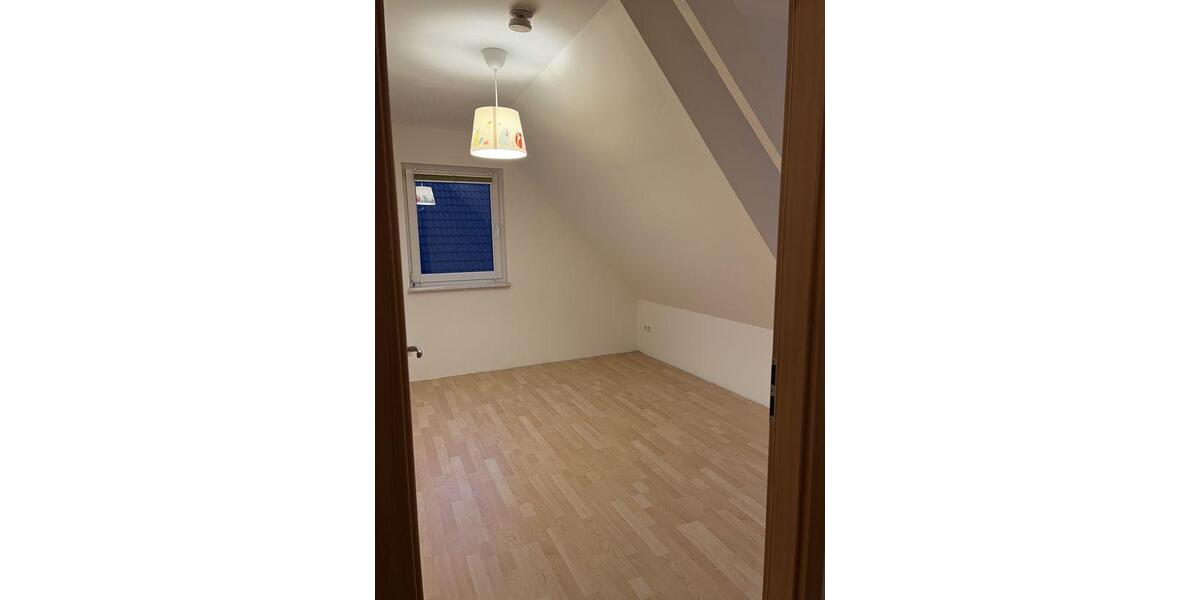 Einfamilienhaus Hennigsdorf - 4 Zimmer, 120 m&sup2;, 1.999&euro; | Angebot:26107266