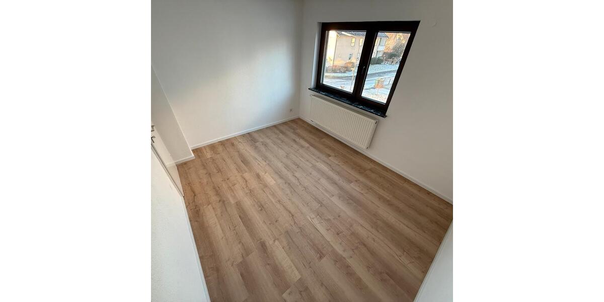 Erstbezug nach Kernsanierung: 4-Zimmer Ergeschosswohnung 4 zimmer