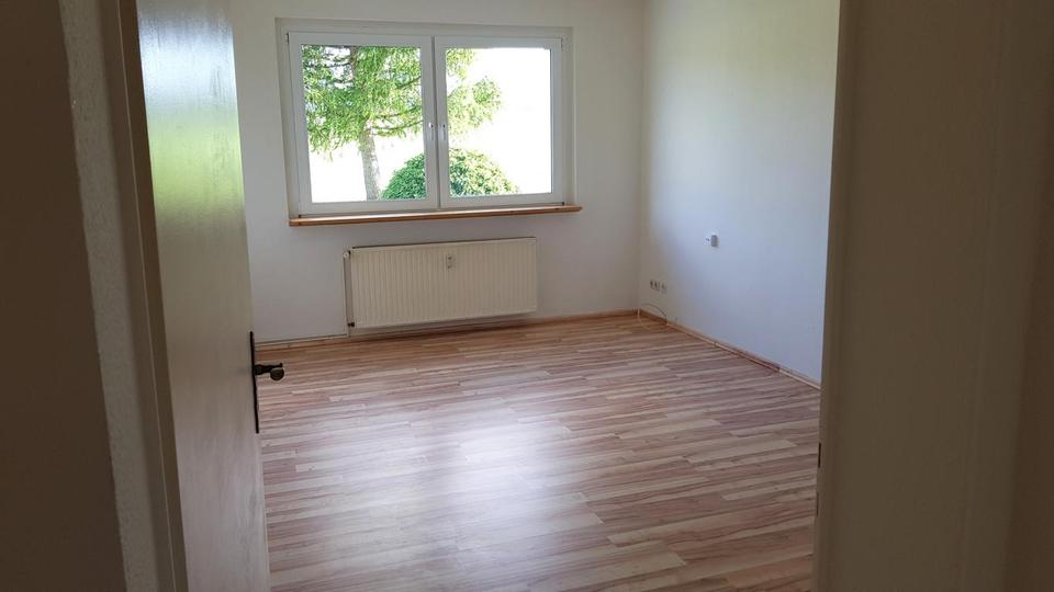 Erdgeschoßwohnung Seifhennersdorf - 3 Zimmer, 62 m&sup2;, 43.900&euro; | Angebot:26975214