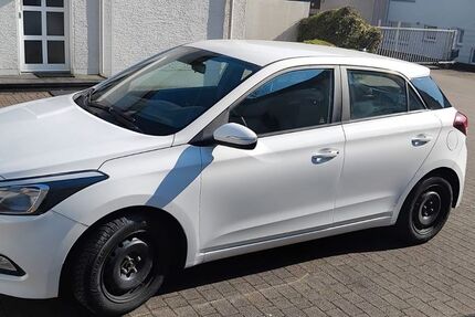 Hyundai i20 115.000 km 7.200 &euro; Remscheid 42899