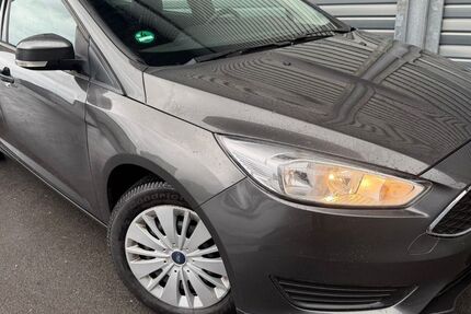 Ford Focus 84.059 km 7.599 &euro; Wuppertal 42285
