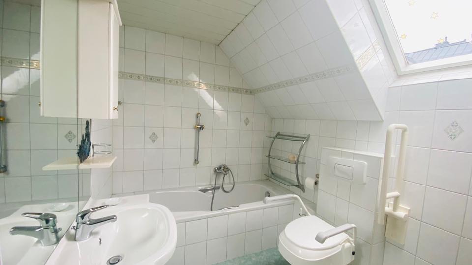 Mehrfamilienhaus, Wohnhaus Klingenthal - 9 Zimmer, 200 m&sup2;, 150.000&euro; | Angebot:27062184
