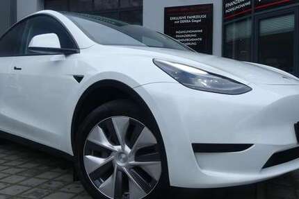 Tesla Model Y 17.765 km 34.600 &euro; Berlin 13156
