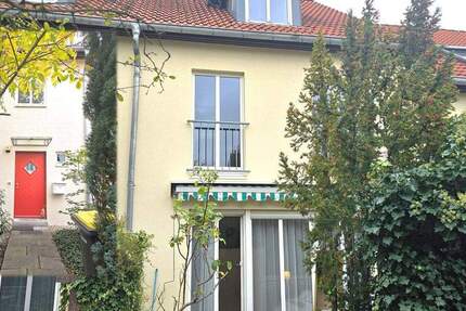 Renovierungsbedürftiges Reihenmittelhaus mit Keller und ausgebauten Dachstudio mitten in Werder 5 zimmer