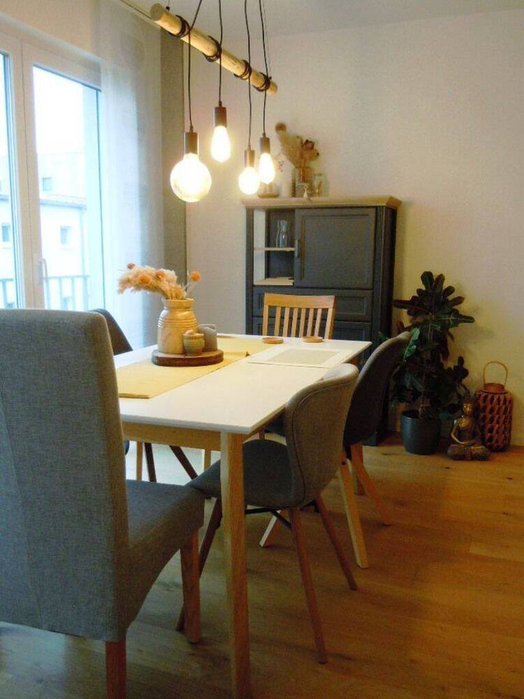 *ZENTRAL*RUHIG*HELL* 2-Zimmer-Whg mit Südloggia, EBK, TG-Stellplatz, Aufzug