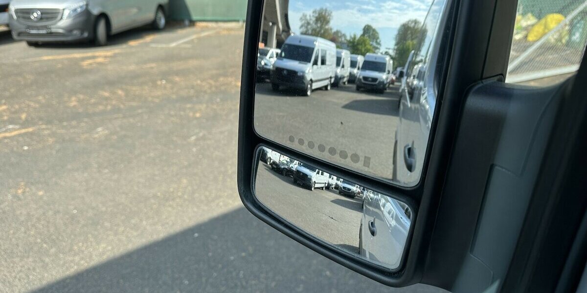 Mercedes-Benz Sprinter 316 CDI Tourer 2,2,2,3 mit 2,8 to AHK 250.794 km 24.871 &euro; Mainz 55122