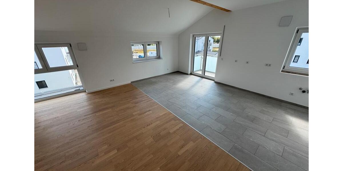 Dachgeschoßwohnung Kirchheim bei München - 3 Zimmer, 93 m&sup2;, 1.990&euro; | Angebot:24762321