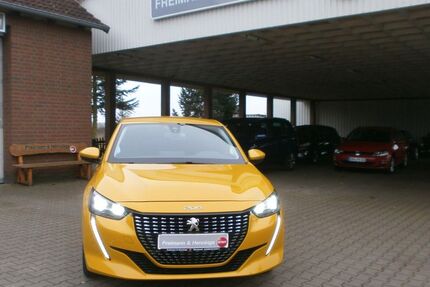 Peugeot 208 37.000 km 14.790 € Arendsee OT Fleetmark 39619
