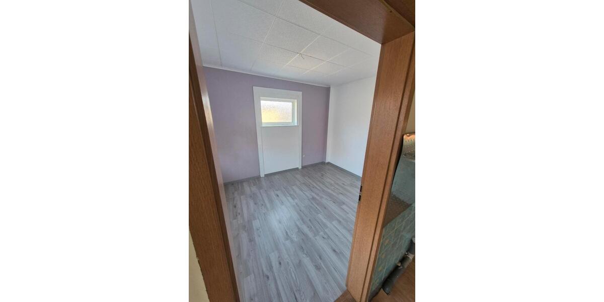 Etagenwohnung Varel - 4 Zimmer, 80 m&sup2;, 1.000&euro; | Angebot:25430096