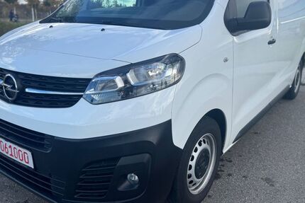 Opel Vivaro 134.000 km 12.900 € Augsburg 86199