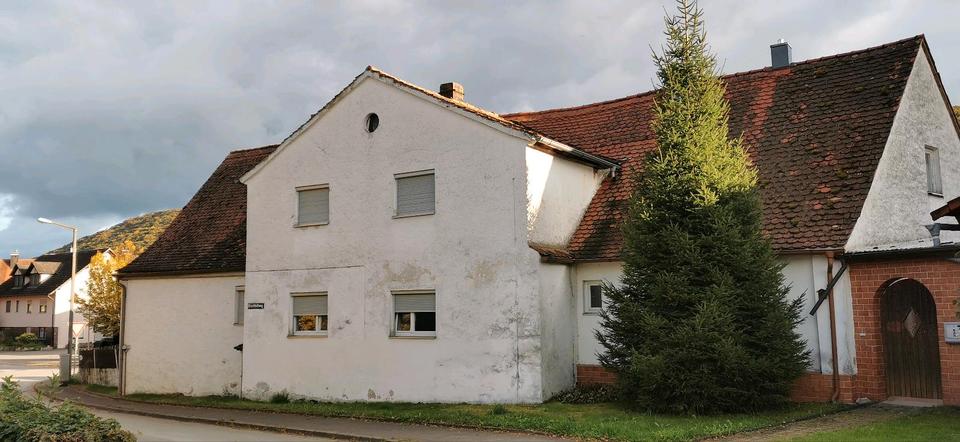 Doppelhaushälfte Treuchtlingen - 11 Zimmer, 184 m&sup2;, 195.000&euro; | Angebot:26820213
