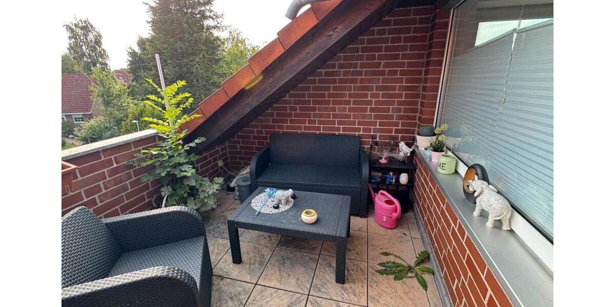 Dachgeschoßwohnung Hameln - 4 Zimmer, 147 m&sup2;, 800&euro; | Angebot:26403806