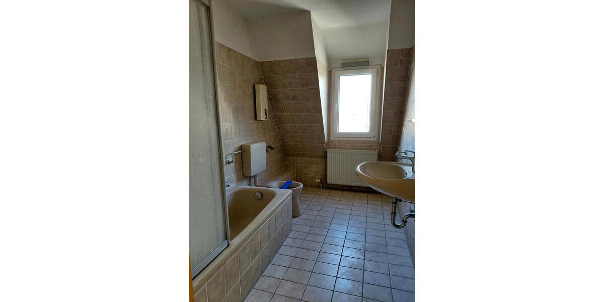 Dachgeschoßwohnung Schlüchtern - 3 Zimmer, 82 m&sup2;, 738&euro; | Angebot:25252603