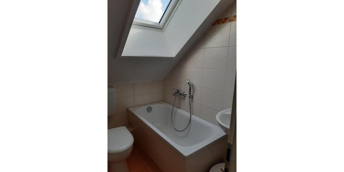 Dachgeschoßwohnung Dessau-Roßlau Dessau - 1 Zimmer, 28 m&sup2;, 225&euro; | Angebot:26445798