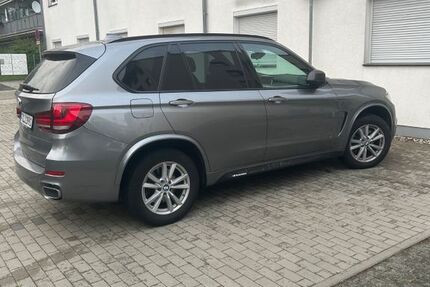 BMW X5 230.000 km 23.500 &euro; Frankfurt am Main 60326