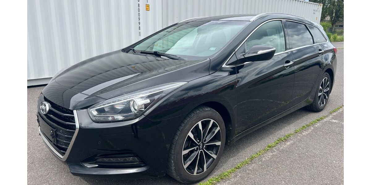 Hyundai i40 191.000 km 6.800 &euro; Berlin 12057