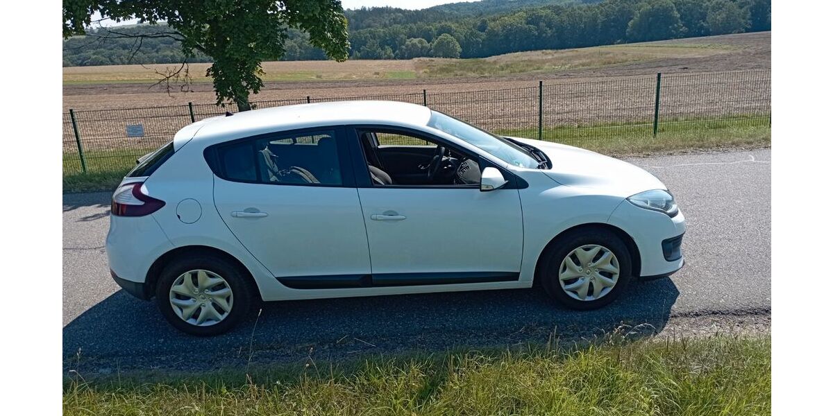 Renault Megane 127.374 km 4.588 &euro; Striegistal 09661