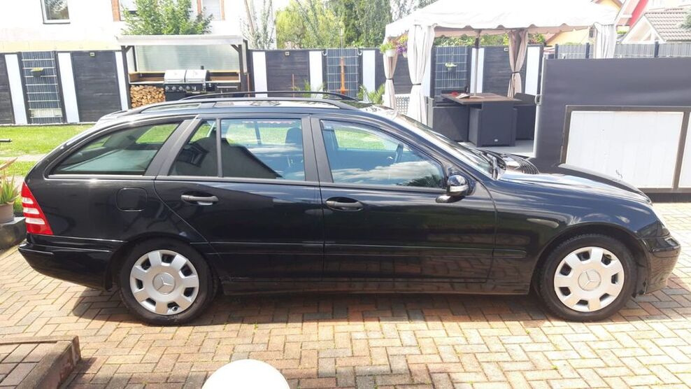 Mercedes-Benz C 180 250.704 km 2.299 € Belgershain 04683