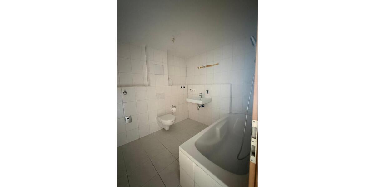 Dachgeschoßwohnung Gäufelden - 2.5 Zimmer, 71 m&sup2;, 790&euro; | Angebot:26234673