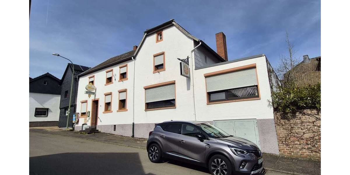 Einfamilienhaus Bad Münstereifel - 9 Zimmer, 330 m&sup2;, 225.000&euro; | Angebot:26339532
