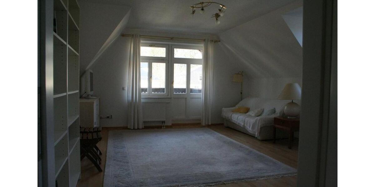 Dachgeschoßwohnung Dresden Klotzsche - 3 Zimmer, 90 m&sup2;, 1.200&euro; | Angebot:25486655