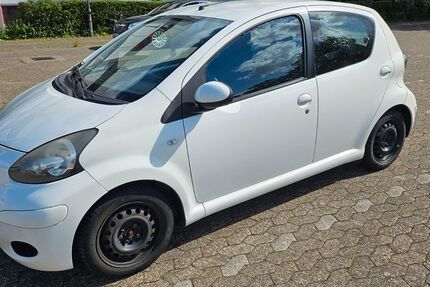 Toyota Aygo (X) 330.650 km 1.000 &euro; Düsseldorf 40599