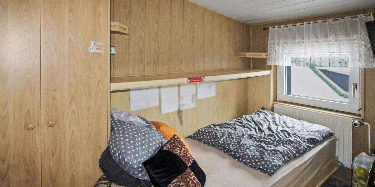 Bezugsfreie Doppelhaushälfte mit Einliegerwohnung in ruhiger Feldrandlage 4 zimmer