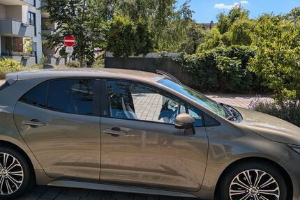 Toyota Corolla 74.537 km 20.200 &euro; Hennigsdorf 16761