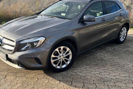 Mercedes-Benz GLA-Klasse 139.000 km 15.700 € Krefeld 47798