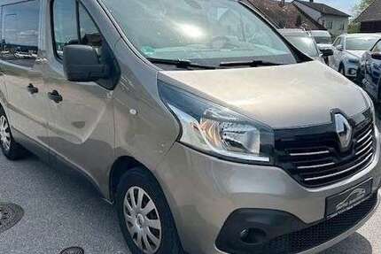 Renault Trafic 250.000 km 8.990 &euro; Roding 93426