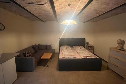 Wohnung möbliert, klein in ruhiger Lage, Warmmiete 1 zimmer