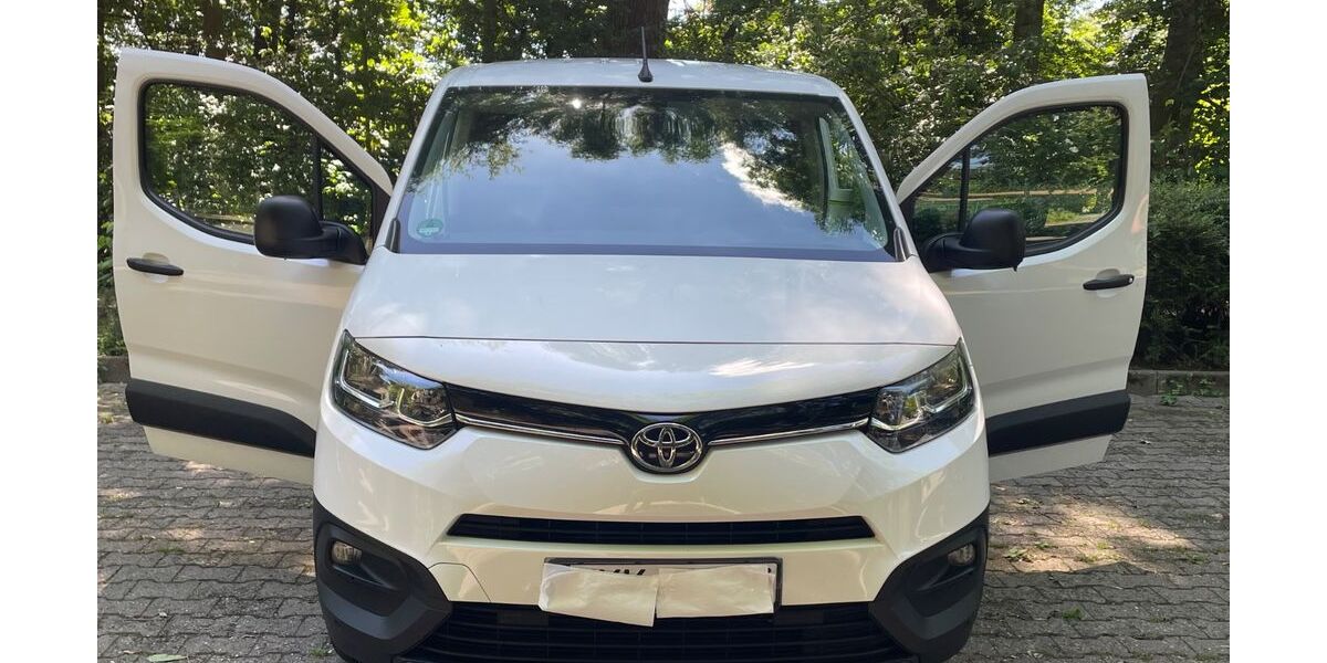Toyota Proace City 108.000 km 12.400 &euro; Hattersheim 65795