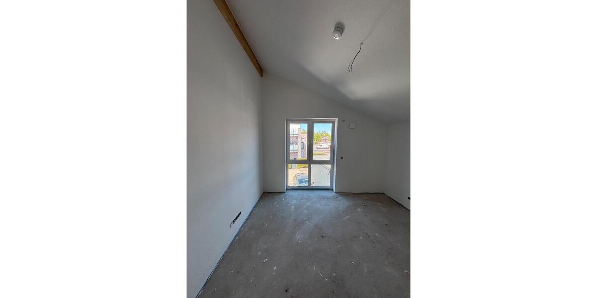 Dachgeschoßwohnung Edewecht - 3 Zimmer, 77 m&sup2;, 890&euro; | Angebot:26399688