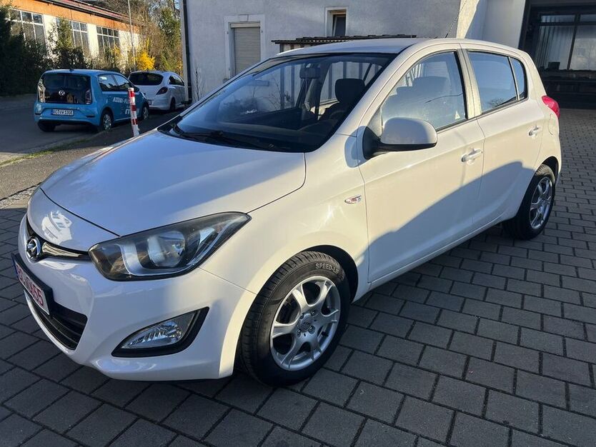 i20