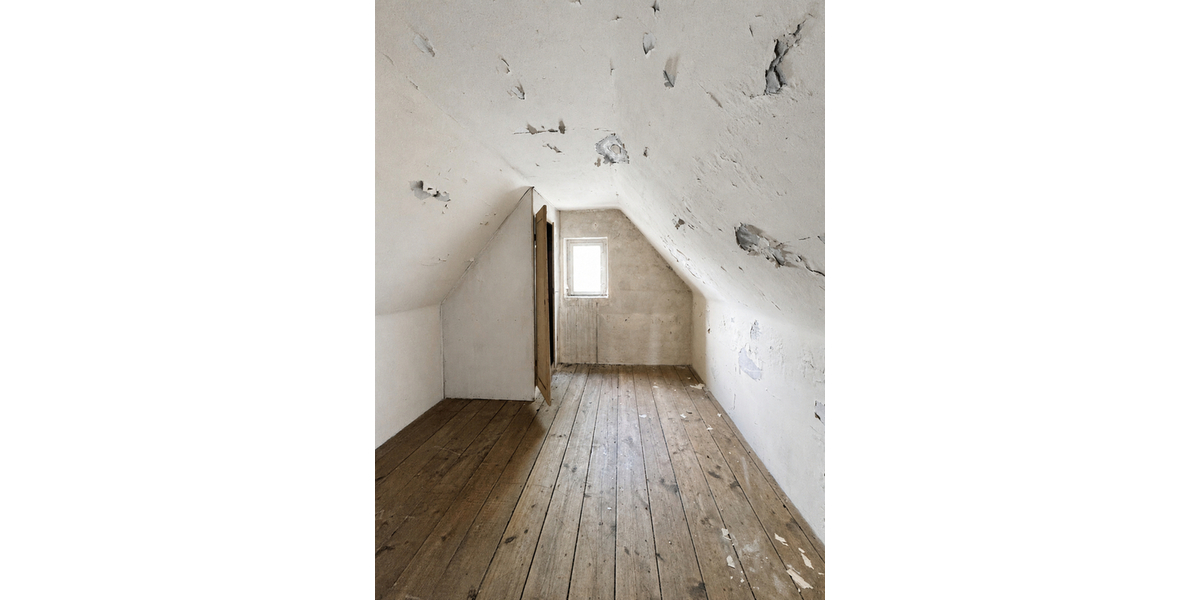 ab sofort verfügbar - Sanierungsbedürftige 3,5-Zimmer-Wohnung mit Ausbaupotenzial im Dachgeschoss - Dachgeschoßwohnung Ulm Obertalfingen | Angebot:27284711