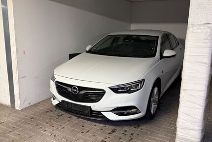 Opel Insignia 131.809 km 10.900 &euro; Regensburg 93055