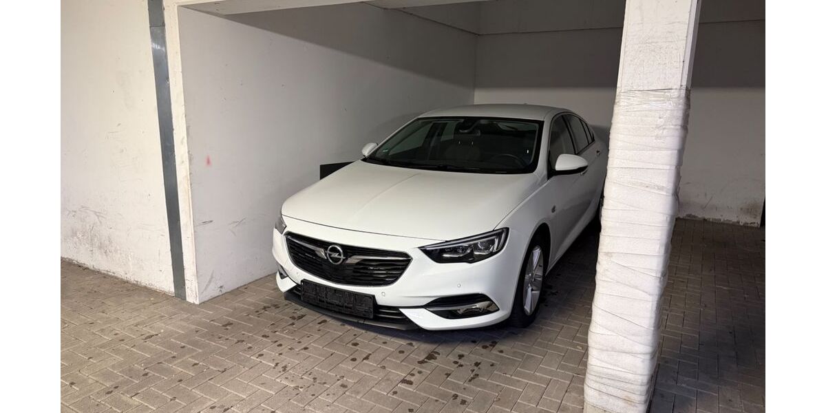 Opel Insignia 131.809 km 10.900 &euro; Regensburg 93055