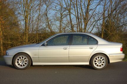 BMW 525