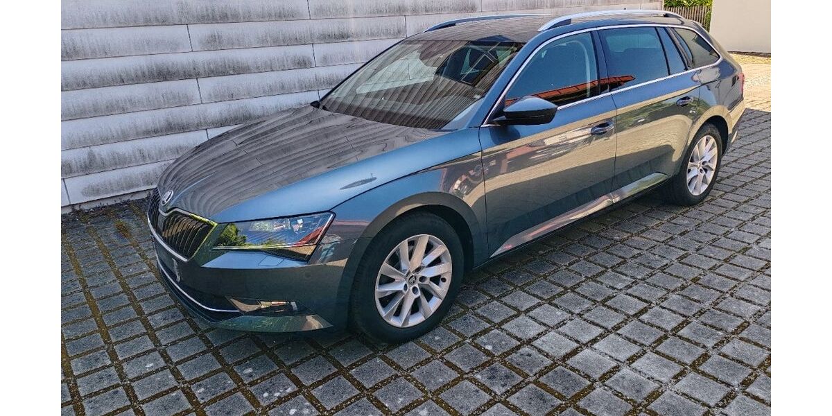 Skoda Superb 93.500 km 21.900 &euro; Günzburg 89312