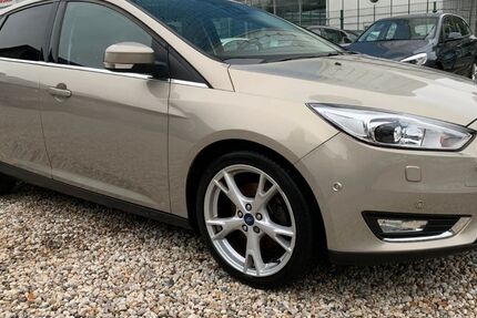 Ford Focus 82.363 km 8.950 € Berlin-Spandau 13597