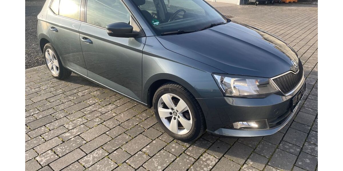 Skoda Fabia 128.868 km 7.900 &euro; Biebertal 35444